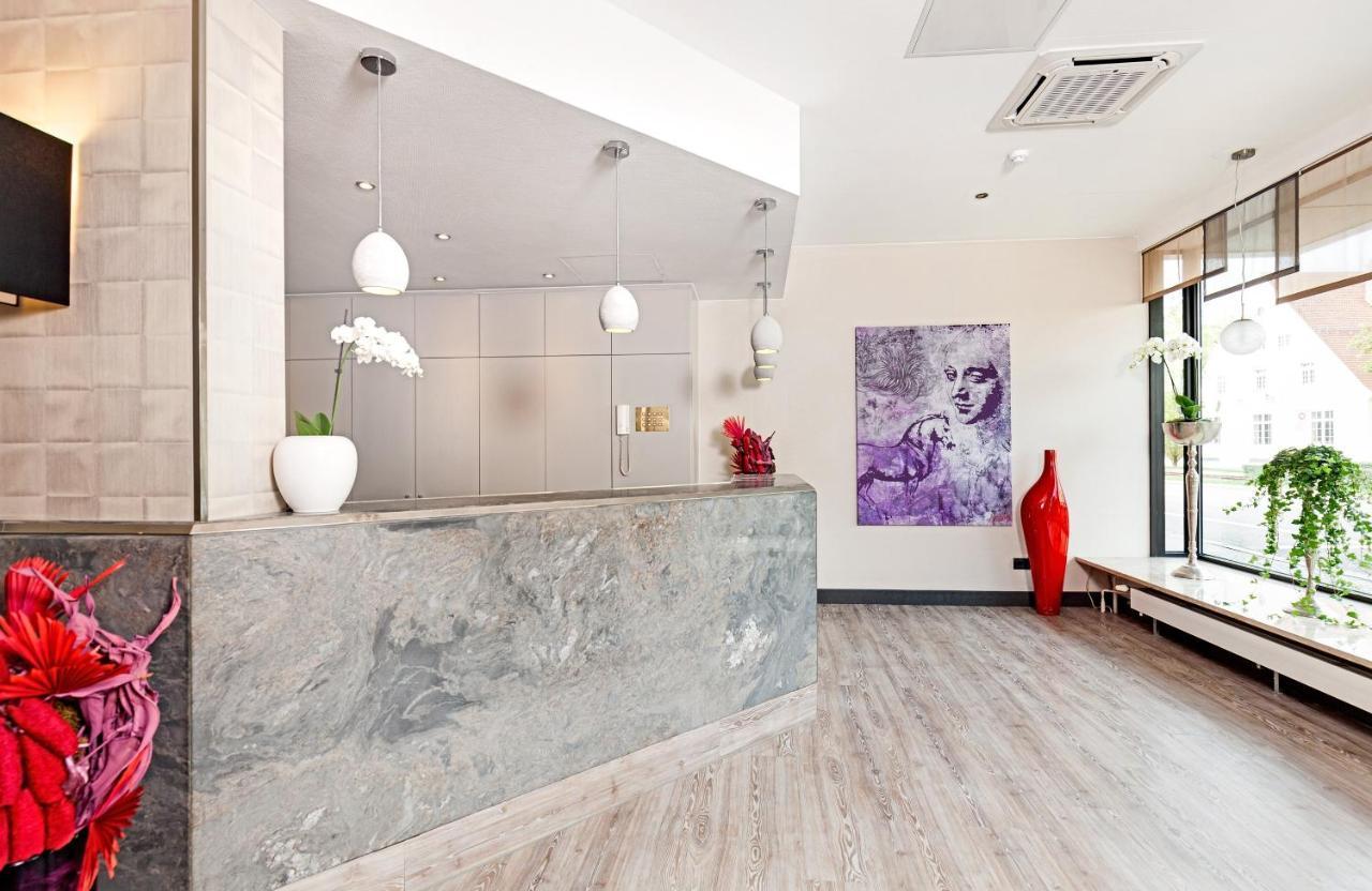Leonardo North Hotel 4*