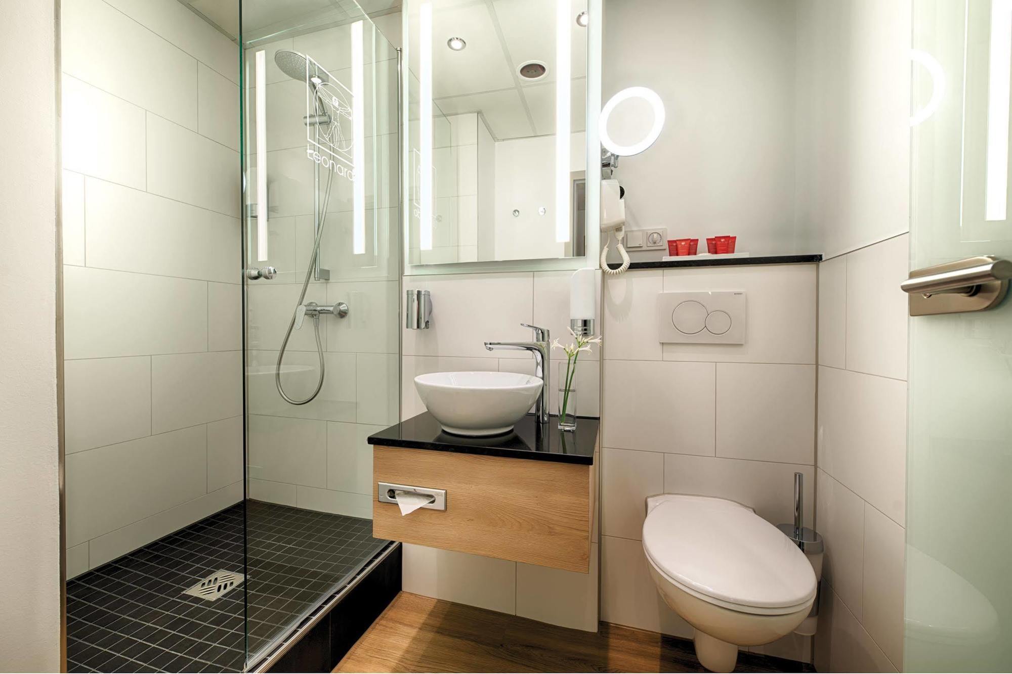 Hotel Leonardo North 4*